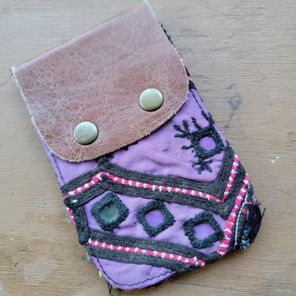 🪬🍄 Free People Boho Embroidered Repurposed vtg banjara hippie Wallet card case